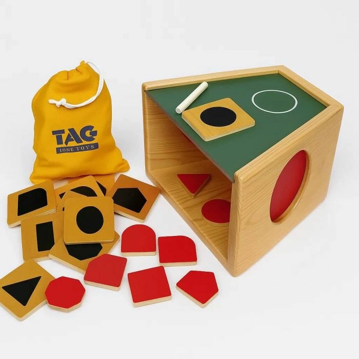 モンテッソーリ　謎の箱　ミステリー・ボックス　Montessori Montessori Tactile Mystery Box | Alphabet Trains & Toys