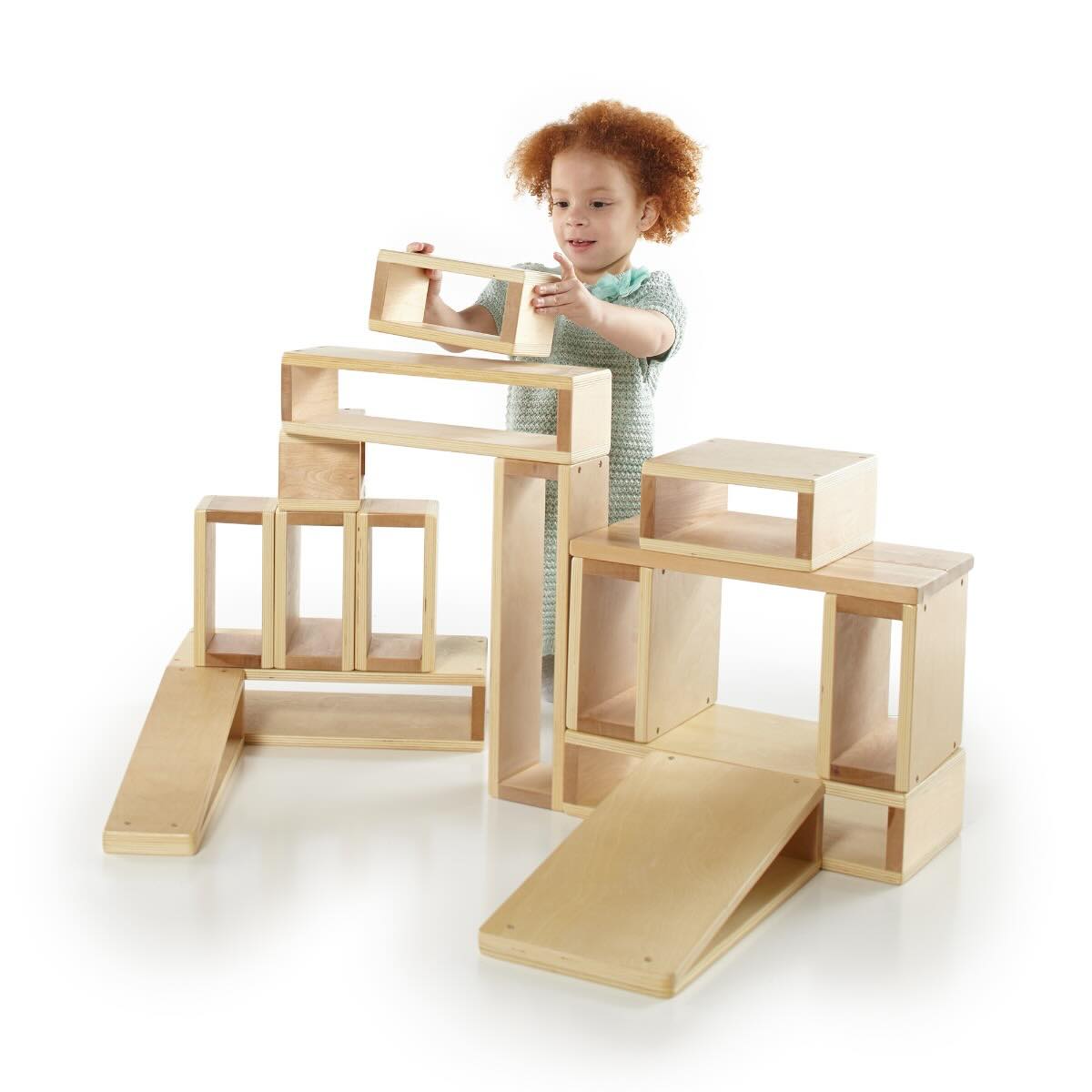 16 Piece Hollow Wooden Blocks Set